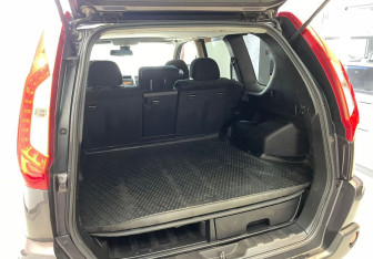 Подержанный автомобиль Nissan X-Trail 2012 года (8 фото)