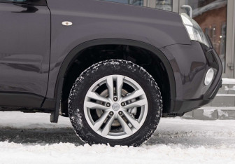 Подержанный автомобиль Nissan X-Trail 2011 года (9 фото)