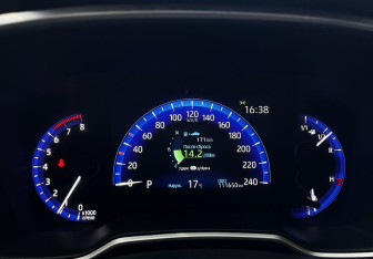Подержанный автомобиль Toyota Corolla Sedan 2019 года (11 фото)