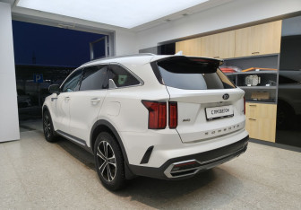 Подержанный автомобиль Kia Sorento 2021 года (6 фото)