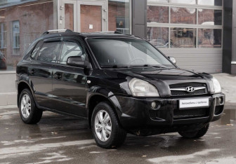 Подержанный автомобиль Hyundai Tucson 2008 года (3 фото)
