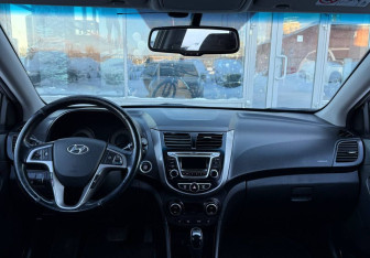 Подержанный автомобиль Hyundai Solaris Sedan 2014 года (10 фото)