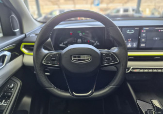Подержанный автомобиль Geely Coolray 2023 года (9 фото)