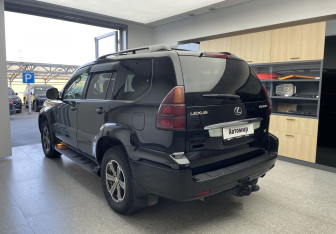 Подержанный автомобиль Lexus GX 2004 года (6 фото)