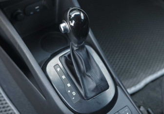 Подержанный автомобиль Kia Rio Sedan 2015 года (16 фото)