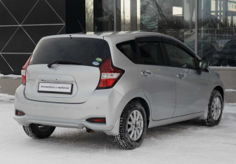 Подержанный автомобиль Nissan Note 2020 года (5 фото)