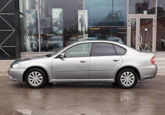 Подержанный автомобиль Subaru Legacy Sedan 2006 года (8 фото)