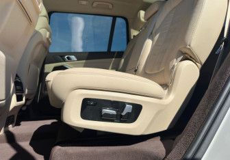 Подержанный автомобиль BMW X7 2019 года (21 фото)