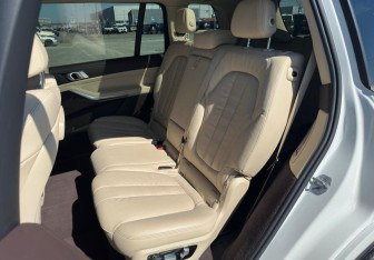 Подержанный автомобиль BMW X7 2019 года (17 фото)