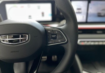 Подержанный автомобиль Geely Coolray 2024 года (16 фото)