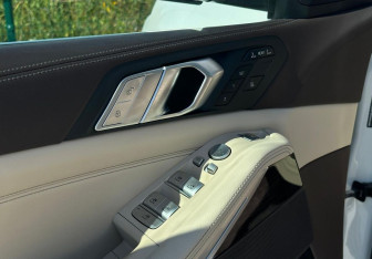 Подержанный автомобиль BMW X7 2019 года (11 фото)