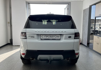 Подержанный автомобиль Land Rover Range Rover Sport 2016 года (6 фото)
