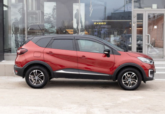 Подержанный автомобиль Renault Kaptur 2021 года (4 фото)
