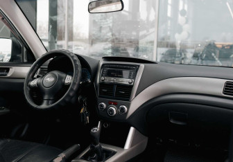 Подержанный автомобиль Subaru Forester Suv 2008 года (10 фото)