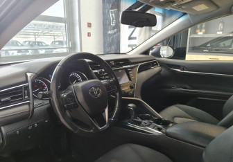 Подержанный автомобиль Toyota Camry Sedan 2020 года (7 фото)