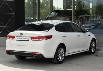 Подержанный автомобиль Kia Optima Sedan 2017 года (5 фото)