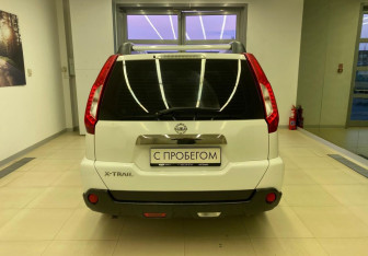 Подержанный автомобиль Nissan X-Trail 2013 года (6 фото)