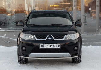 Подержанный автомобиль Mitsubishi Outlander 2007 года (2 фото)