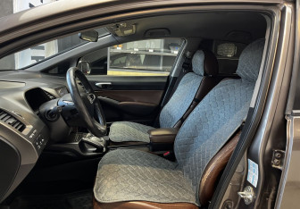 Подержанный автомобиль Honda Civic Sedan 2009 года (14 фото)