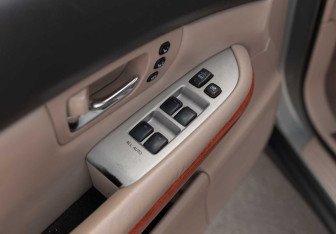 Подержанный автомобиль Lexus RX 2007 года (16 фото)