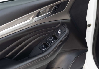 Подержанный автомобиль Haval F7 2019 года (17 фото)