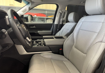 Подержанный автомобиль Toyota Tundra 2021 года (9 фото)