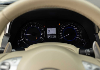 Подержанный автомобиль Infiniti FX 2012 года (13 фото)