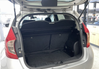 Подержанный автомобиль Nissan Note 2015 года (8 фото)