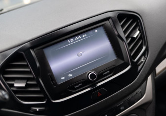 Подержанный автомобиль LADA (ВАЗ) Vesta Sedan 2021 года (14 фото)