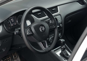 Подержанный автомобиль Skoda Octavia Wagon 2013 года (11 фото)