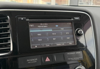 Подержанный автомобиль Mitsubishi Outlander 2012 года (13 фото)