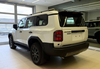 Новый Toyota Land Cruiser Prado 2026 (5 фото)