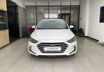 Подержанный автомобиль Hyundai Elantra Sedan 2018 года (2 фото)