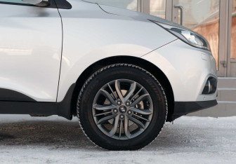 Подержанный автомобиль Hyundai ix35 2014 года (9 фото)