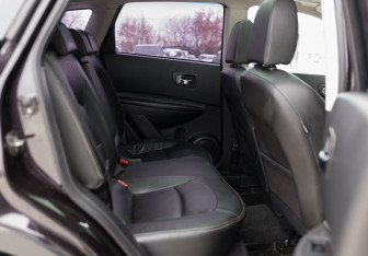 Подержанный автомобиль Nissan Qashqai 2010 года (20 фото)