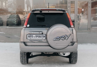 Подержанный автомобиль Honda CR-V 2000 года (6 фото)