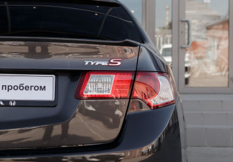 Подержанный автомобиль Honda Accord Sedan 2010 года (12 фото)