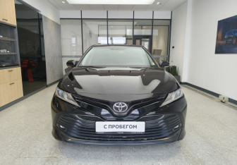 Подержанный автомобиль Toyota Camry Sedan 2020 года (2 фото)