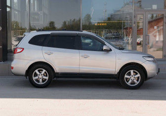 Подержанный автомобиль Hyundai Santa Fe 2007 года (4 фото)