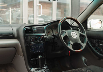 Подержанный автомобиль Subaru Legacy Wagon 2001 года (10 фото)