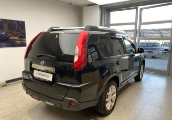 Подержанный автомобиль Nissan X-Trail 2013 года (4 фото)