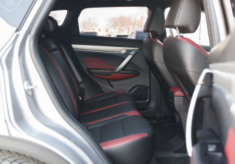 Подержанный автомобиль Geely Coolray 2022 года (22 фото)