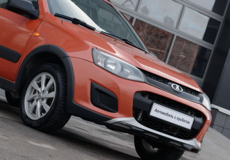 Подержанный автомобиль LADA (ВАЗ) Kalina Hatchback 2015 года (11 фото)