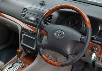 Подержанный автомобиль Toyota Mark II Sedan 2002 года (11 фото)