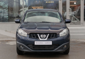 Подержанный автомобиль Nissan Qashqai 2010 года (2 фото)