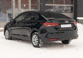 Подержанный автомобиль Hyundai Solaris Sedan 2021 года (7 фото)