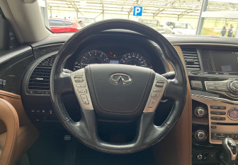 Подержанный автомобиль Infiniti QX80 2018 года (9 фото)
