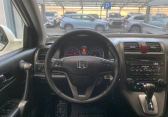 Подержанный автомобиль Honda CR-V 2011 года (10 фото)