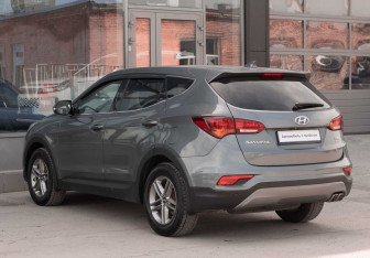Подержанный автомобиль Hyundai Santa Fe 2017 года (7 фото)