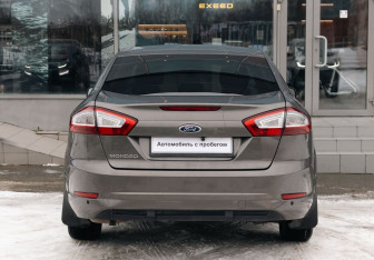 Подержанный автомобиль Ford Mondeo Liftback 2012 года (6 фото)